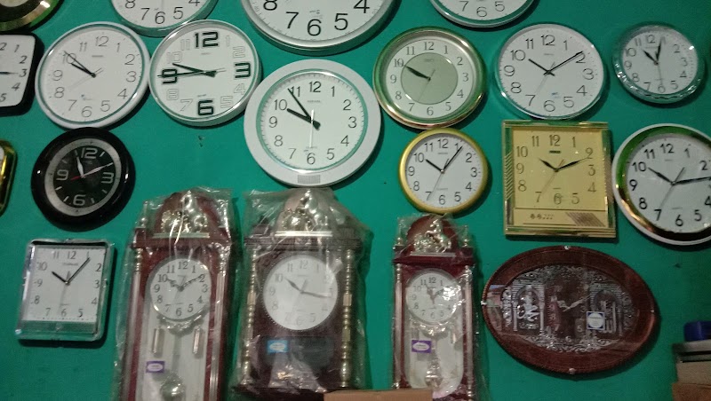 Jam Tangan Berkah: Kebanggaan Warga Cilacap yang Selalu Tepat Waktu